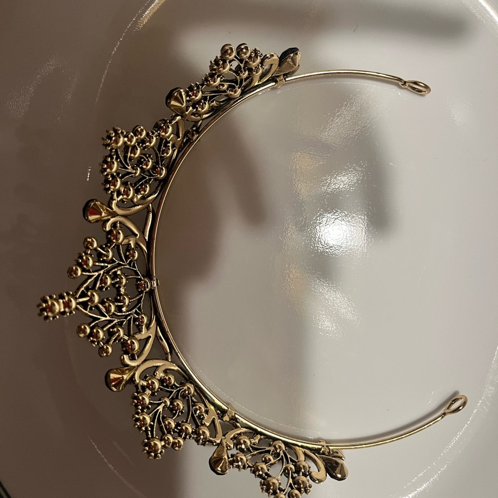Crown - Picture 7 of 7
